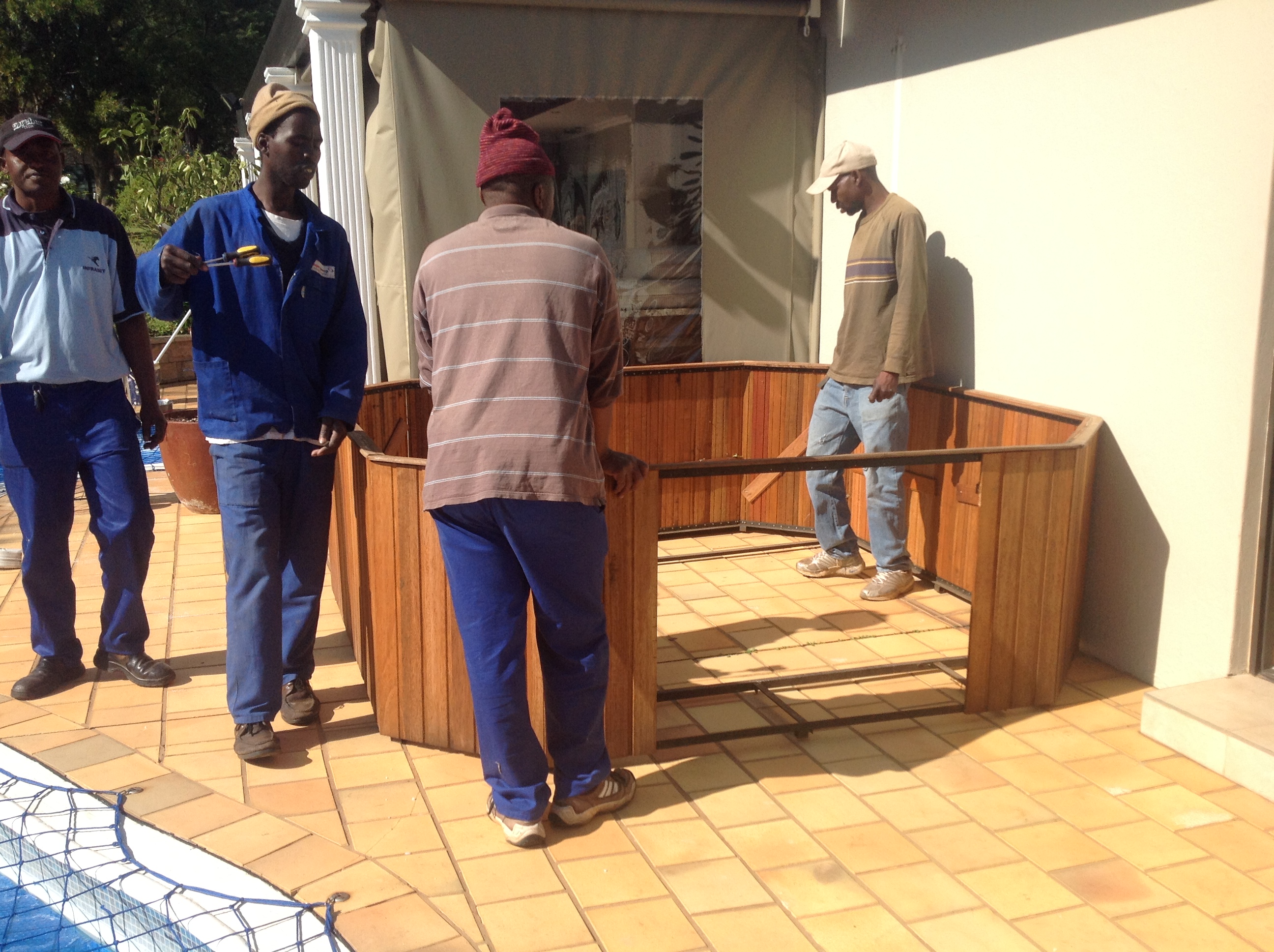 10 Seater Square Jacuzzi brought over the roof 3